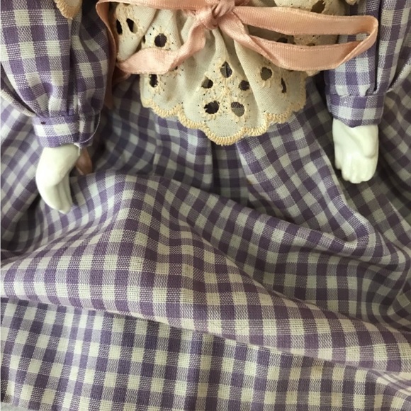 PORCELAIN CHINA AND CLOTH DOLL PURPLE DRESS - Picture 4 of 6